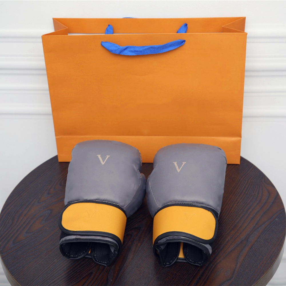 ILIVI Leather Boxing Gloves Limited Edition Vintage Retro style Adult Size Playing Sandbags Parry Mens Womens Fight Training Sanda Muay Thai
ILIVI Leather Boxing Gloves Limited Edition Vintage Retro style Adult Size Playing Sandbags Parry Mens Womens Fight Training Sanda Muay Thai