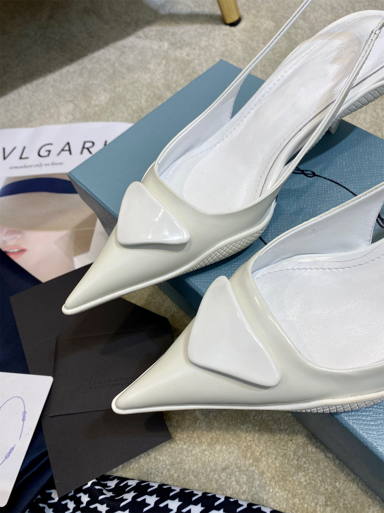 Sandals Designer Slides Heels Women Shoes sandal Chunky Heel Genuine Leather French small high-heeled shoe White simple fashionable slippers, Black
Sandals Designer Slides Heels Women Shoes sandal Chunky Heel Genuine Leather French small high-heeled shoe White simple fashionable slippers, Black