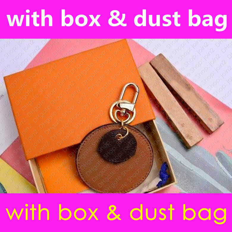 Luxury design M69317 Flower REVERSE KEY HOLDER BAG CHARM Designer Accessory Keyholder Keyring Car Key Bell Keychain ID Name Tag Holder Hot Stamping Stamp
Luxury design M69317 Flower REVERSE KEY HOLDER BAG CHARM Designer Accessory Keyholder Keyring Car Key Bell Keychain ID Name Tag Holder Hot Stamping Stamp