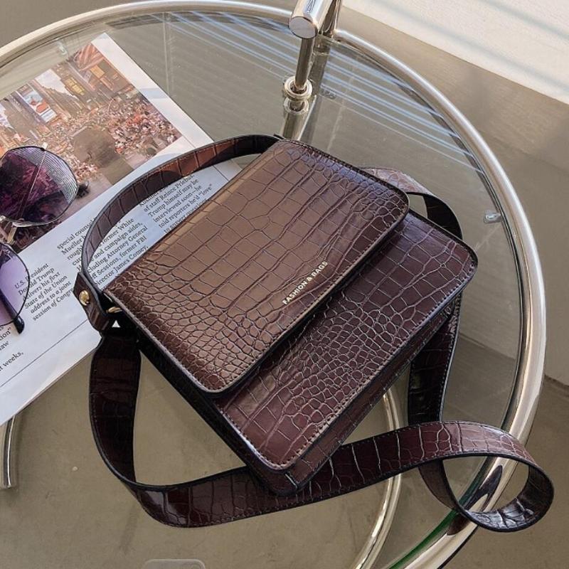 Crocodile pattern Small Tote bag 2021 Fashion New Quality PU Leather Women's Designer Handbag Vintage Shoulder Messenger Bag, Black
Crocodile pattern Small Tote bag 2021 Fashion New Quality PU Leather Women's Designer Handbag Vintage Shoulder Messenger Bag, Black