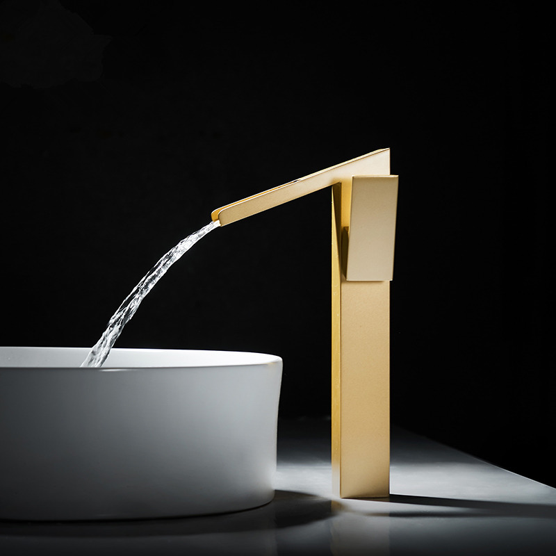 2021 New Solid Brass Bathroom Basin Faucet Cold and Hot Water Mixer Sink Single Handle Brushed Gold Tap Bfvl
2021 New Solid Brass Bathroom Basin Faucet Cold and Hot Water Mixer Sink Single Handle Brushed Gold Tap Bfvl
