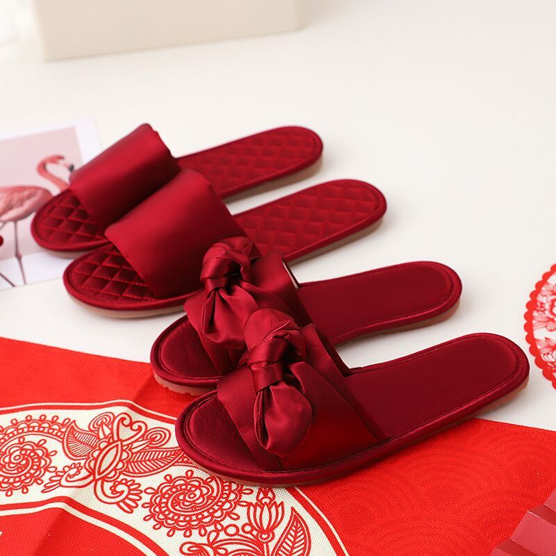 luxury slippers women's butterfly dew toe household four seasons indoor silk wedding slippers men's sho large size, Black
luxury slippers women's butterfly dew toe household four seasons indoor silk wedding slippers men's sho large size, Black