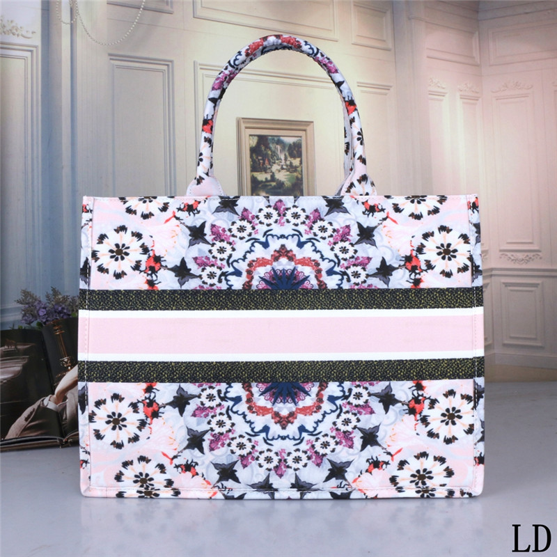 HH Luxurys Designers Bags 2021 High Quality Women Fashion geometric drawing animal pattern embroidered portable Messenger Crossbody Totes Bag Handbag Purses, Not buy the option
HH Luxurys Designers Bags 2021 High Quality Women Fashion geometric drawing animal pattern embroidered portable Messenger Crossbody Totes Bag Handbag Purses, Not buy the option