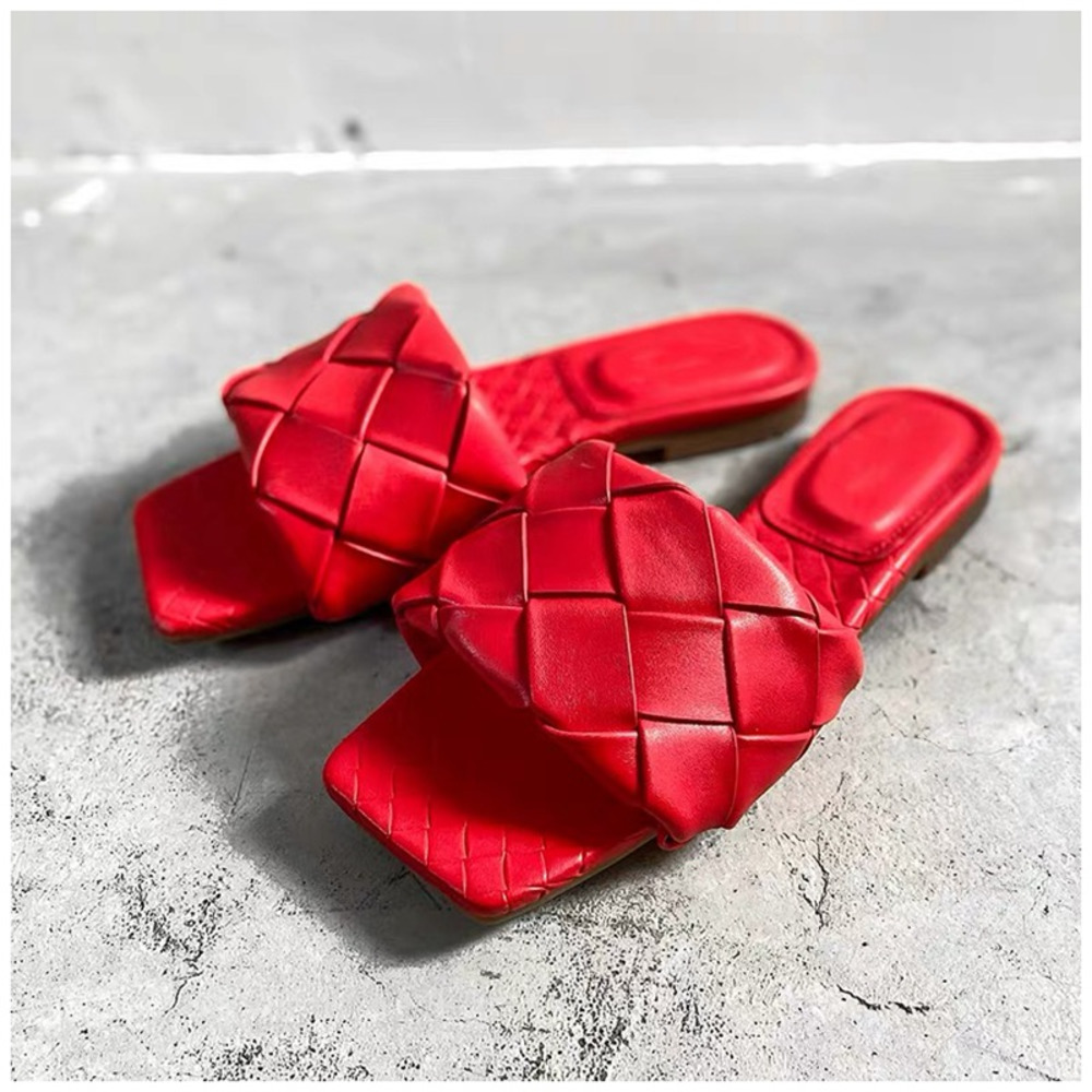 2020 SUOJIALUN New Brand Slippers Weave Leather Women Sandal Open Toe Flat Casual Slides Summer Outdoor Beach Female Flip Flops C0313, Black
2020 SUOJIALUN New Brand Slippers Weave Leather Women Sandal Open Toe Flat Casual Slides Summer Outdoor Beach Female Flip Flops C0313, Black