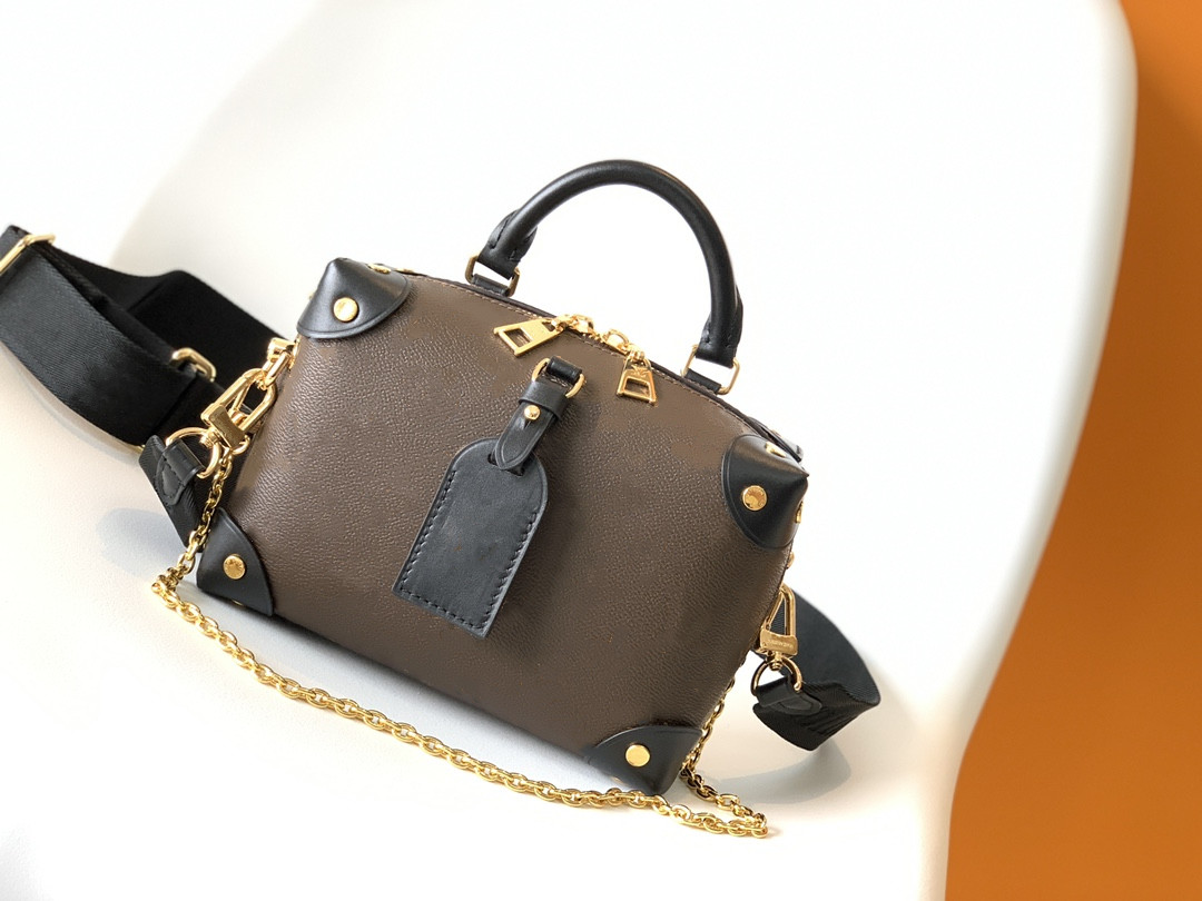 2021 Luxury designer floral Symmetrical Mini Soft Luggage Bag Leather bucket shoulder bag Women's cross body fashion Cross body handbag Purse, Black embossed
2021 Luxury designer floral Symmetrical Mini Soft Luggage Bag Leather bucket shoulder bag Women's cross body fashion Cross body handbag Purse, Black embossed