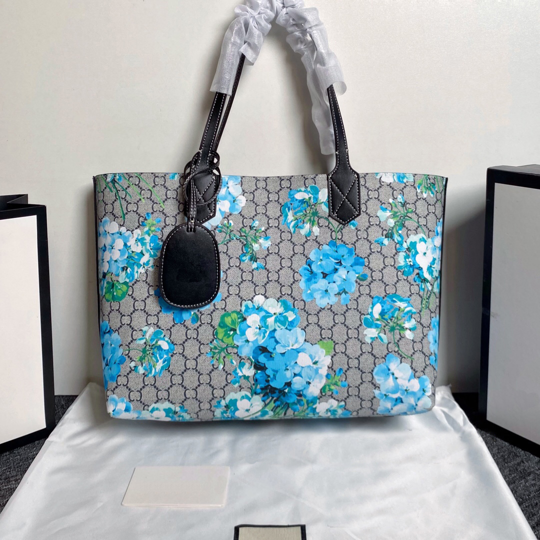 Designer Bags Handbag Shoulder Bag Purse Multi Pochette Double sided can be used Combination of leather and canvas G24-1
Designer Bags Handbag Shoulder Bag Purse Multi Pochette Double sided can be used Combination of leather and canvas G24-1