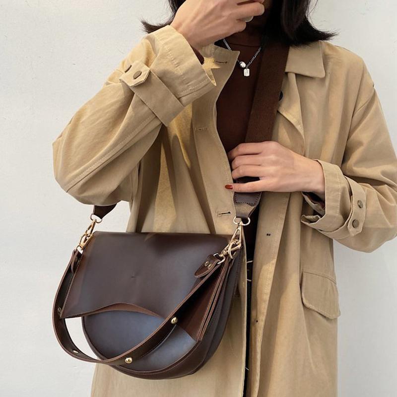Vintage Saddle Bags For Women 2021 Half Moon Design Large Capacity Female Shoulder Bag Wide Strap PU Leather Crossbody Bag, Black
Vintage Saddle Bags For Women 2021 Half Moon Design Large Capacity Female Shoulder Bag Wide Strap PU Leather Crossbody Bag, Black