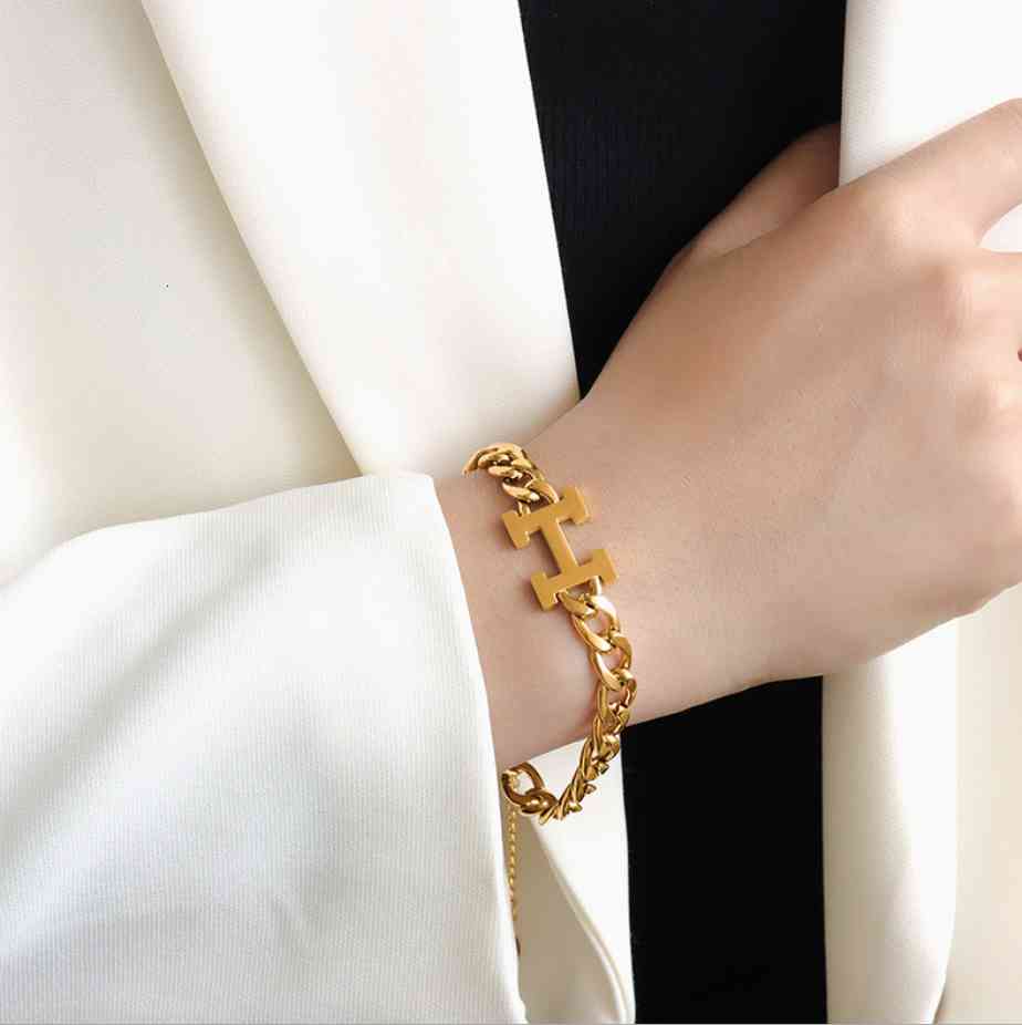 Trendy Cuban Chain Women Letter H Bracelet Classic Stainless Steel 8mm Width Chain Bracelet For Men Women Jewelry Gift
Trendy Cuban Chain Women Letter H Bracelet Classic Stainless Steel 8mm Width Chain Bracelet For Men Women Jewelry Gift