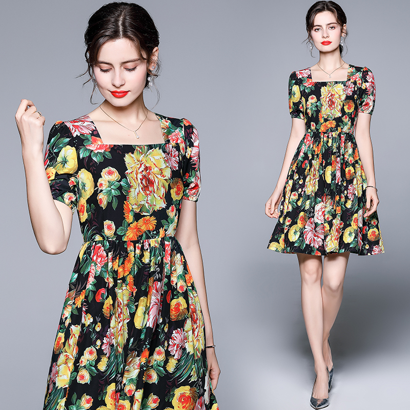 Summer Party Runway Floral Dress Short Sleeve Woman Designer Square Neck Pleated Elegant Print Mini Dresses 2022 Prom Women Clothes Casual Vacation Slim Beach Frock
Summer Party Runway Floral Dress Short Sleeve Woman Designer Square Neck Pleated Elegant Print Mini Dresses 2022 Prom Women Clothes Casual Vacation Slim Beach Frock