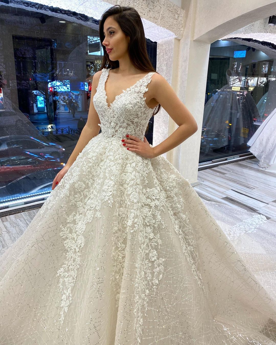 2021 Plus Size Arabic Aso Ebi Sparkly Lace Beaded Wedding Dresses Deep V-neck Bridal Dresses Vintage Sexy Wedding Gowns ZJ362