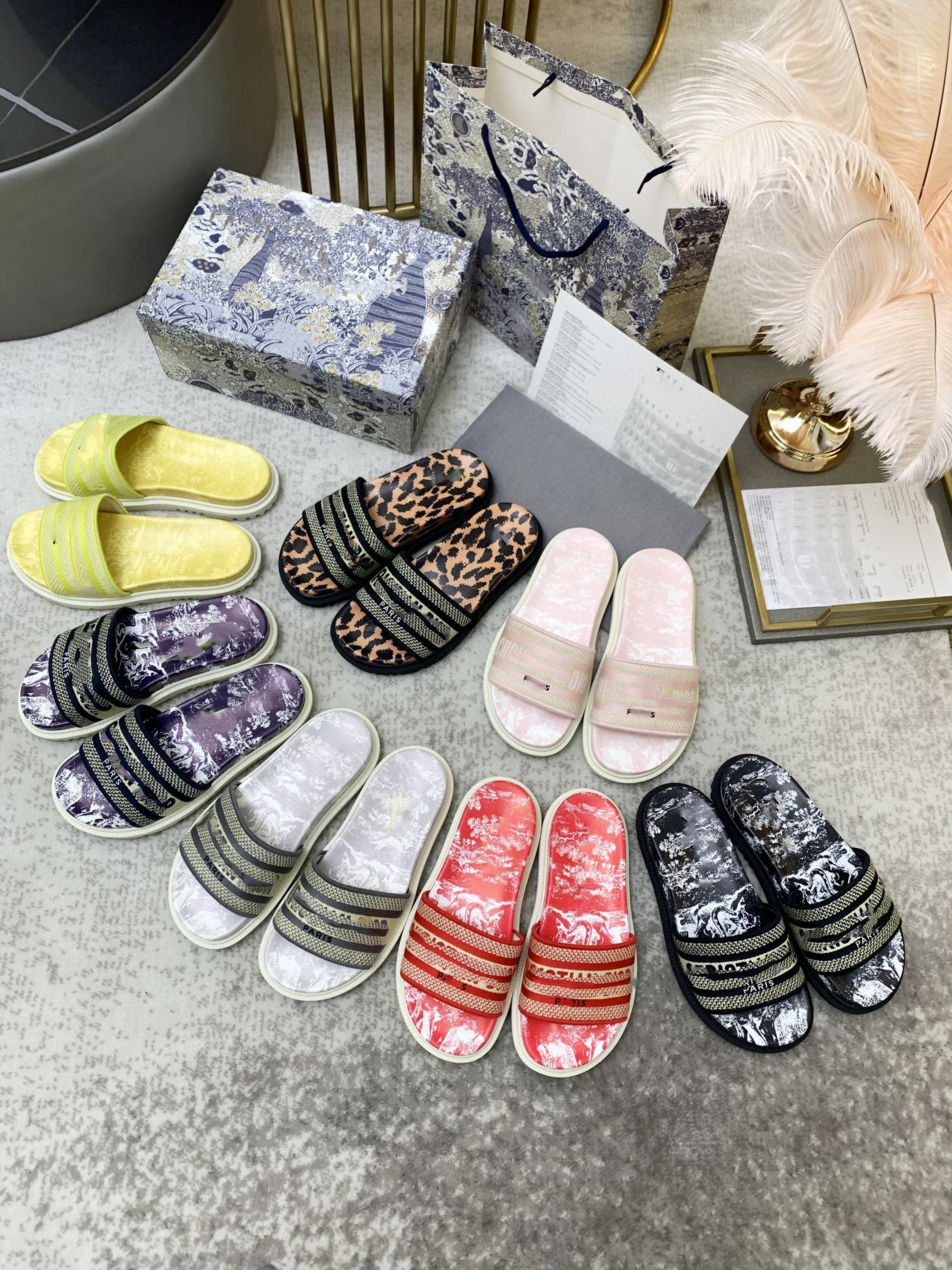 2021 high quality Classical women Unisex low Sneaker Casual shoes White star platform Sandals shoes Party Lovers Size 35-41, As pic
2021 high quality Classical women Unisex low Sneaker Casual shoes White star platform Sandals shoes Party Lovers Size 35-41, As pic