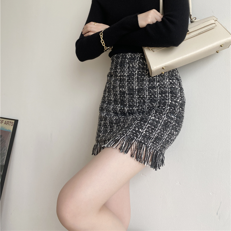 New Autumn Winter Women Woolen Mini Skirt In A Cage Vintage Plaid Tassel Package Hip Skater High Waist Lady Skirt SK5583 210306