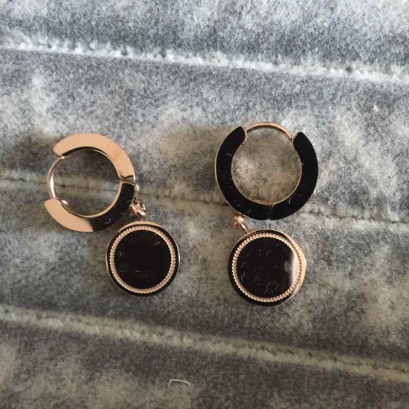 Hot Sale fashion Stainless Steel rose gold love earrings for woman wholesale exquisite simple trendy lady earrings jewelry gift Wholesale, Golden;silver
Hot Sale fashion Stainless Steel rose gold love earrings for woman wholesale exquisite simple trendy lady earrings jewelry gift Wholesale, Golden;silver