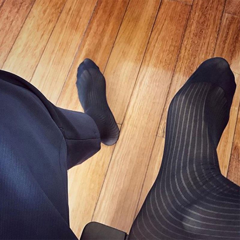 Men's Socks Japanese Business Breathable Gentleman Formal Nylon High Tube Sexy Dress Silk Stripes Stockings Deodorant Black Suit
Men's Socks Japanese Business Breathable Gentleman Formal Nylon High Tube Sexy Dress Silk Stripes Stockings Deodorant Black Suit