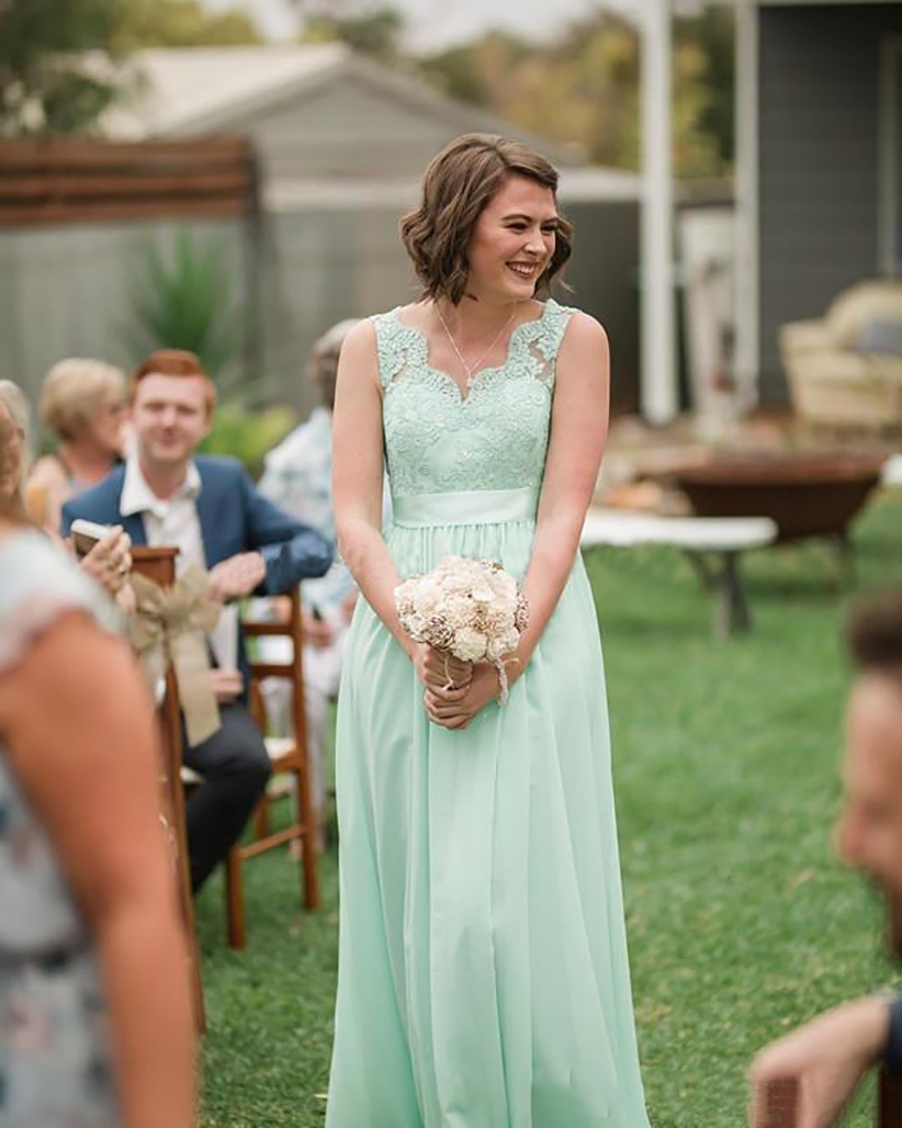 Mint Green Country Long Dresses with Sash 2021 Lace Chiffon V-neck Full length Fairy Bohemian Garden Junior Bridesmaid Gowns 0509