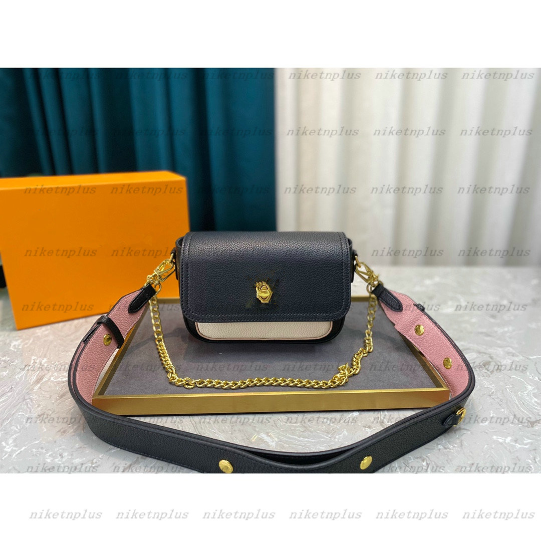 Lockme Tender Initials Leather Bag Designer Two-tone Chain CrossBody Wallet Womens Shoulder Tote Bags Messenger Vintage Luxurys Brand Handbag M58557
Lockme Tender Initials Leather Bag Designer Two-tone Chain CrossBody Wallet Womens Shoulder Tote Bags Messenger Vintage Luxurys Brand Handbag M58557