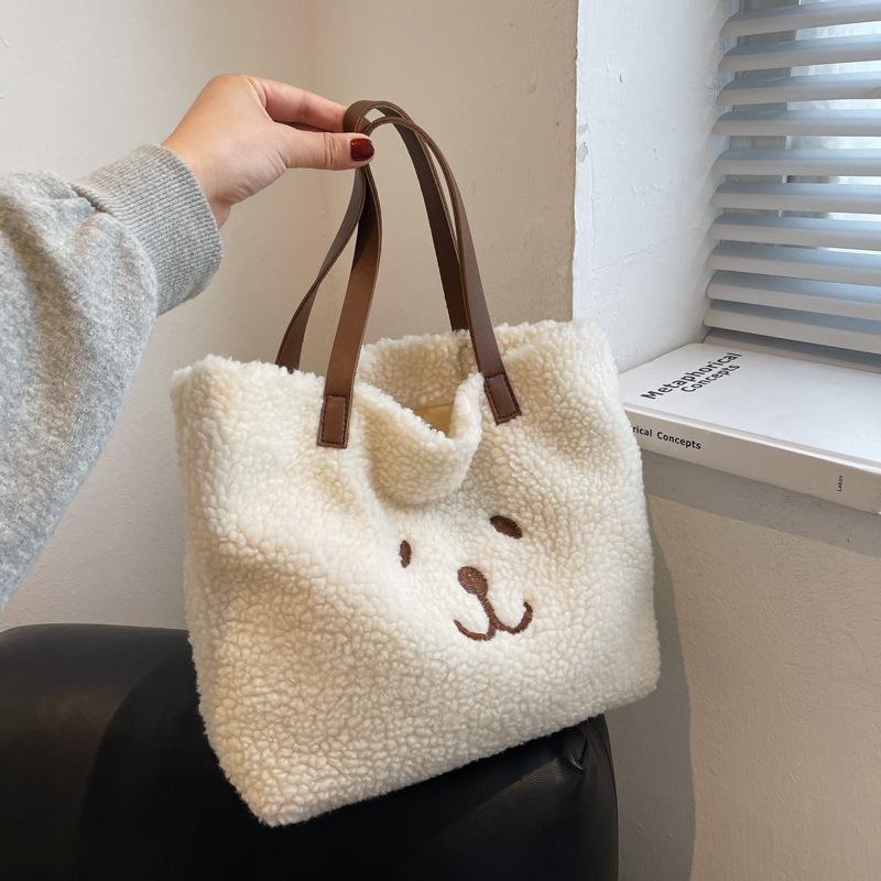 Evening Bags Japanese Lambs Wool Women Canvas Shoulder Bag Warm Plush Fabric Cute Bear Handbag Soft Tote Large Capacity Female Shopping
Evening Bags Japanese Lambs Wool Women Canvas Shoulder Bag Warm Plush Fabric Cute Bear Handbag Soft Tote Large Capacity Female Shopping