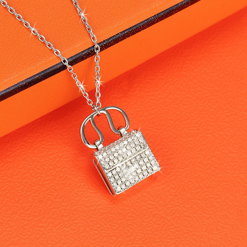 H letter stainless steel necklace women's fashion titanium steel pendant student net red new decoration trend wl with box hx
H letter stainless steel necklace women's fashion titanium steel pendant student net red new decoration trend wl with box hx
