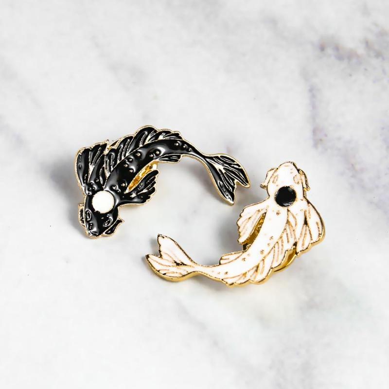 Black And White Fish Badge Custom Brooches Lapel pin Jeans shirt Bag Cute Animal Jewelry Gift
Black And White Fish Badge Custom Brooches Lapel pin Jeans shirt Bag Cute Animal Jewelry Gift