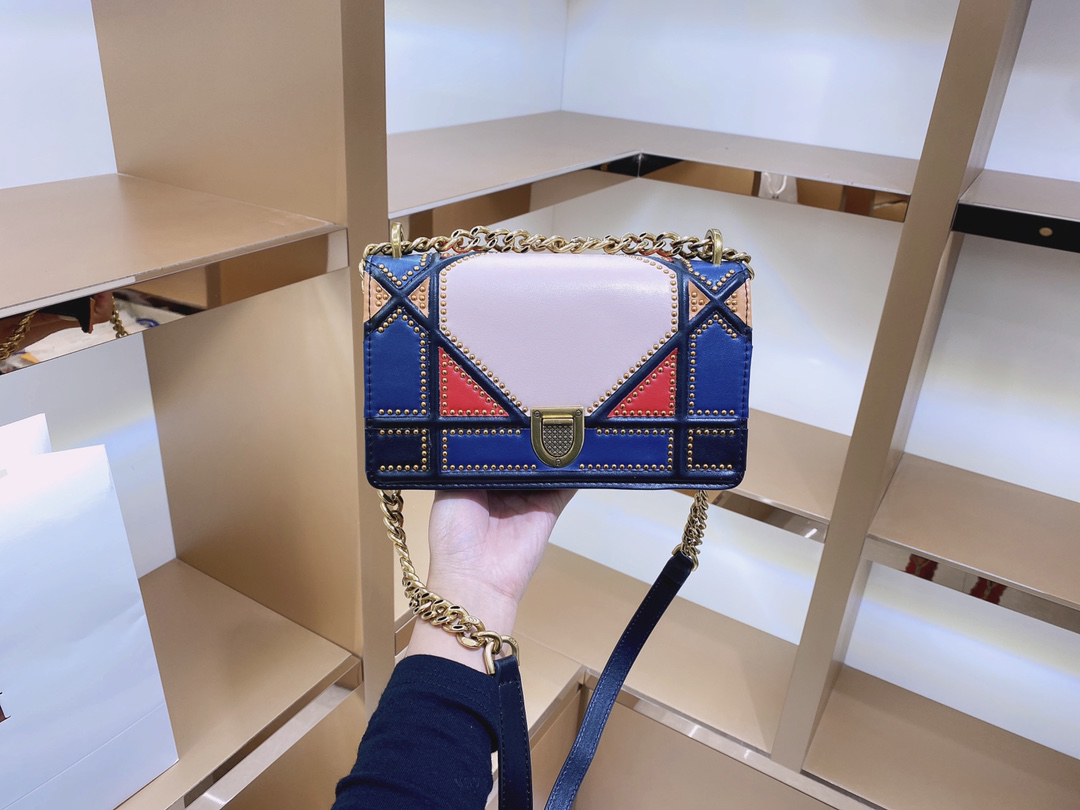Popular vintage plaid women saddle bags 2021 New designers luxurys flap bag fashion lady crossbody bags high quality shoulder bags XTD04, Box
Popular vintage plaid women saddle bags 2021 New designers luxurys flap bag fashion lady crossbody bags high quality shoulder bags XTD04, Box