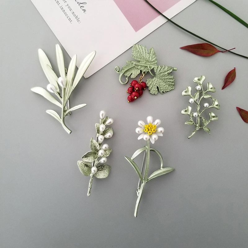 Pins, Brooches Garden Brooch Pearl Beads Plant Corsage Custom Grape Daisy Bag Clothes Coat Sweater Lapel Jewelry Gift For Women Wife
Pins, Brooches Garden Brooch Pearl Beads Plant Corsage Custom Grape Daisy Bag Clothes Coat Sweater Lapel Jewelry Gift For Women Wife