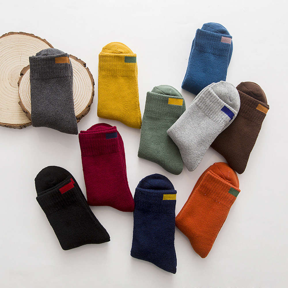 New all full-length Terry thickened warm label men's cotton socks in autumn and winter, Black
New all full-length Terry thickened warm label men's cotton socks in autumn and winter, Black