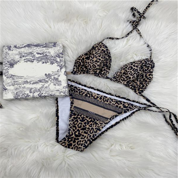 2021 Sexy Leopard grain Biquini Beach Two Pieces Swimming Suit Swimwear Women designer Swimsuit Bikini Set Luxury Bikinis, White;black
2021 Sexy Leopard grain Biquini Beach Two Pieces Swimming Suit Swimwear Women designer Swimsuit Bikini Set Luxury Bikinis, White;black