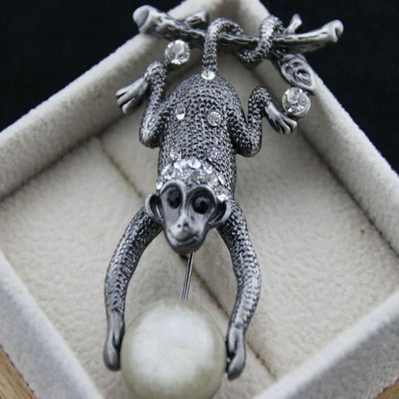 Pins, Brooches 2022 Jewelry Fashion Unique Design Crystal Moon Monkey Brooch Pins Metal Vintage Animal Rhinestone For Women
Pins, Brooches 2022 Jewelry Fashion Unique Design Crystal Moon Monkey Brooch Pins Metal Vintage Animal Rhinestone For Women