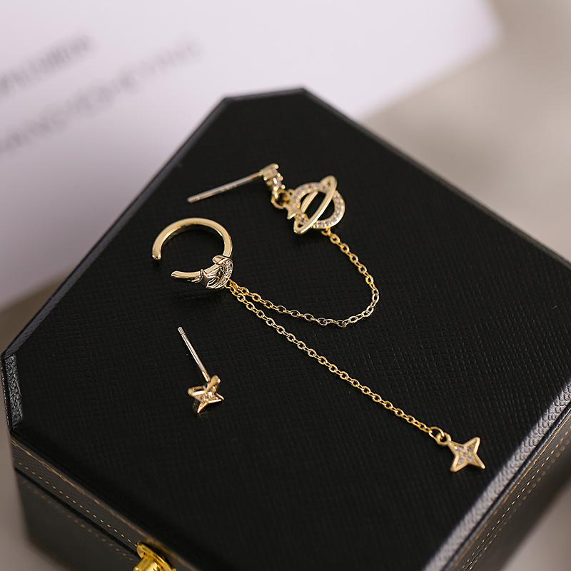 Stud 2021 Trendy Fashion Planet All-in-one Ear Bone Clip Star Universe Girl Earrings Micro-inlaid Zircon Asymmetry Wholesale, Golden;silver
Stud 2021 Trendy Fashion Planet All-in-one Ear Bone Clip Star Universe Girl Earrings Micro-inlaid Zircon Asymmetry Wholesale, Golden;silver