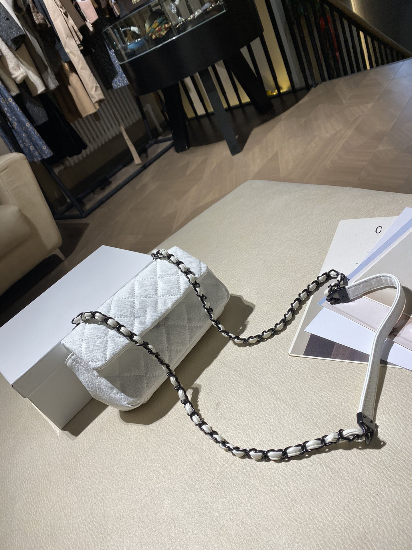 pieces of designer fashion bag coin purse old flower embossed classical chain shoulder bag lady purse belt bag free 20*12cm White
pieces of designer fashion bag coin purse old flower embossed classical chain shoulder bag lady purse belt bag free 20*12cm White