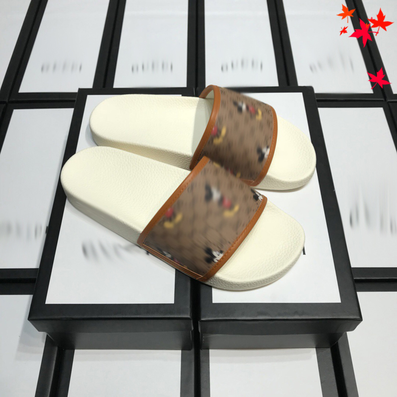 2021 Slipper Designer Slide Summer sandals Fashion Men Beach Indoor Flat Flip Flops Leather luxurys Shoes mens Slippers with box Size 39-45 -H189, White
2021 Slipper Designer Slide Summer sandals Fashion Men Beach Indoor Flat Flip Flops Leather luxurys Shoes mens Slippers with box Size 39-45 -H189, White