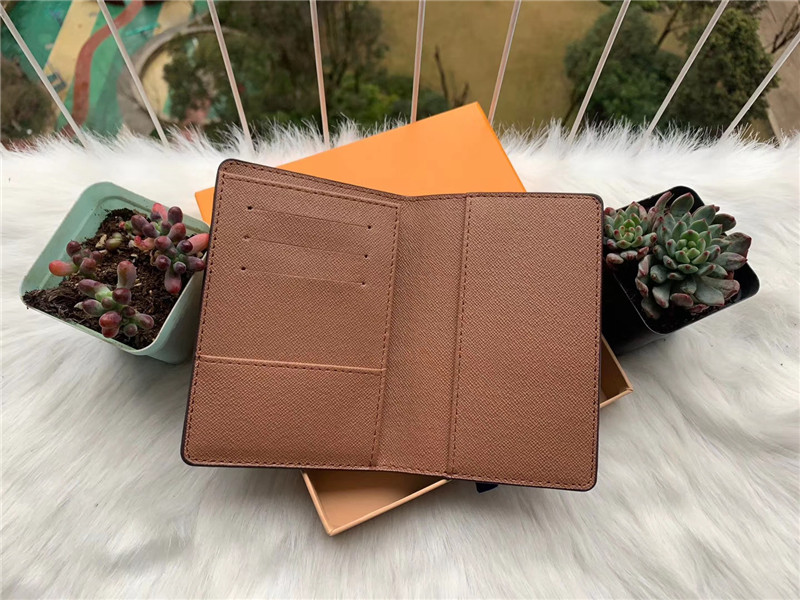 With Box Mens Passport Wallet 2022 HOT Men's Card Holder Leather Women Purse Covers For Passports carteira masculina 2223, Black plaid
With Box Mens Passport Wallet 2022 HOT Men's Card Holder Leather Women Purse Covers For Passports carteira masculina 2223, Black plaid