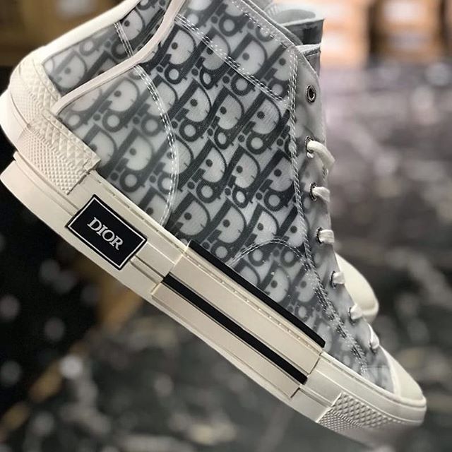 19SS Cònvèrsè Dìòr Paris Homme KÃWS Kim Jones oblique 03096 Casual for men women Luxury Designer Triple S Sneakers canvas Shoes
19SS Cònvèrsè Dìòr Paris Homme KÃWS Kim Jones oblique 03096 Casual for men women Luxury Designer Triple S Sneakers canvas Shoes