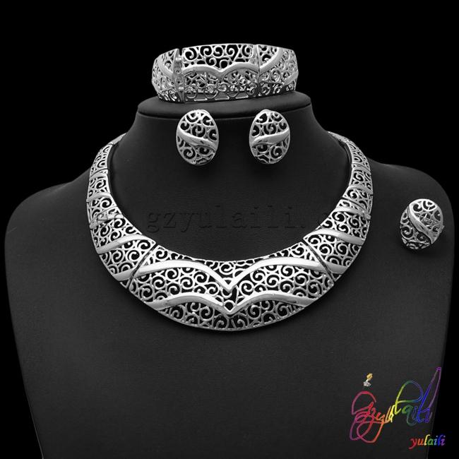Earrings & Necklace 2021 Big Regular Hollow Out Pattern Jewellery Sets Top Quality Wholesale Silver-plated Women Jewelry, As pic
Earrings & Necklace 2021 Big Regular Hollow Out Pattern Jewellery Sets Top Quality Wholesale Silver-plated Women Jewelry, As pic