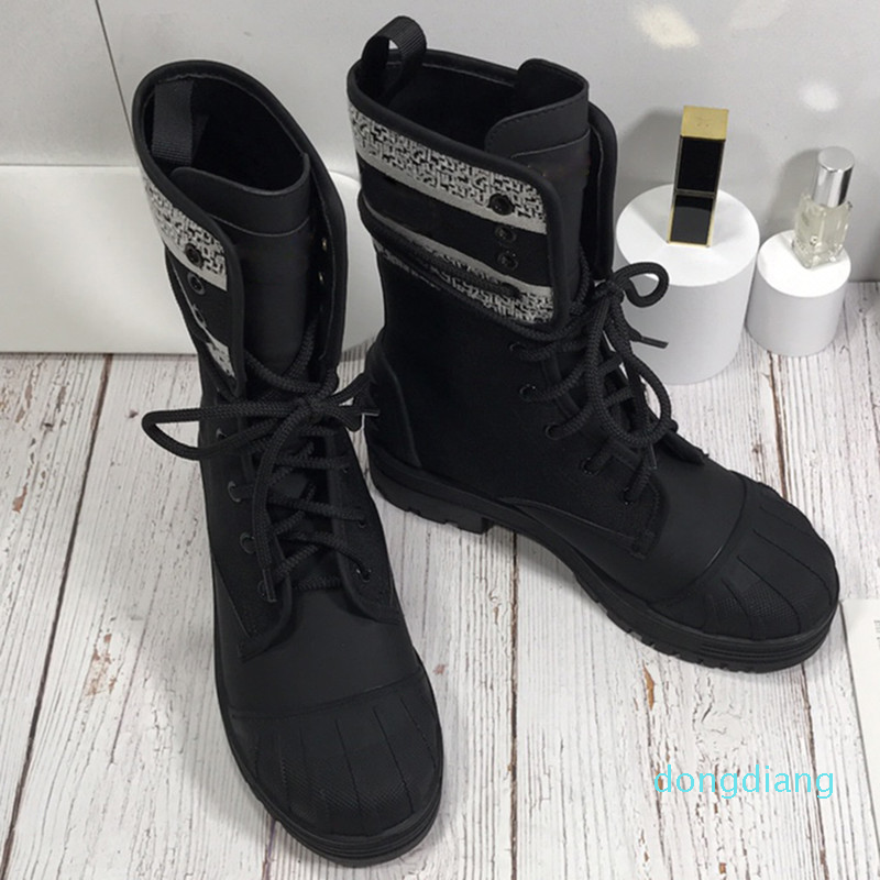 Designer-Womens designer ankle boots fall winter lace up mid tube Martin boot elastic Chelsea booties with military inspiration, Black
Designer-Womens designer ankle boots fall winter lace up mid tube Martin boot elastic Chelsea booties with military inspiration, Black