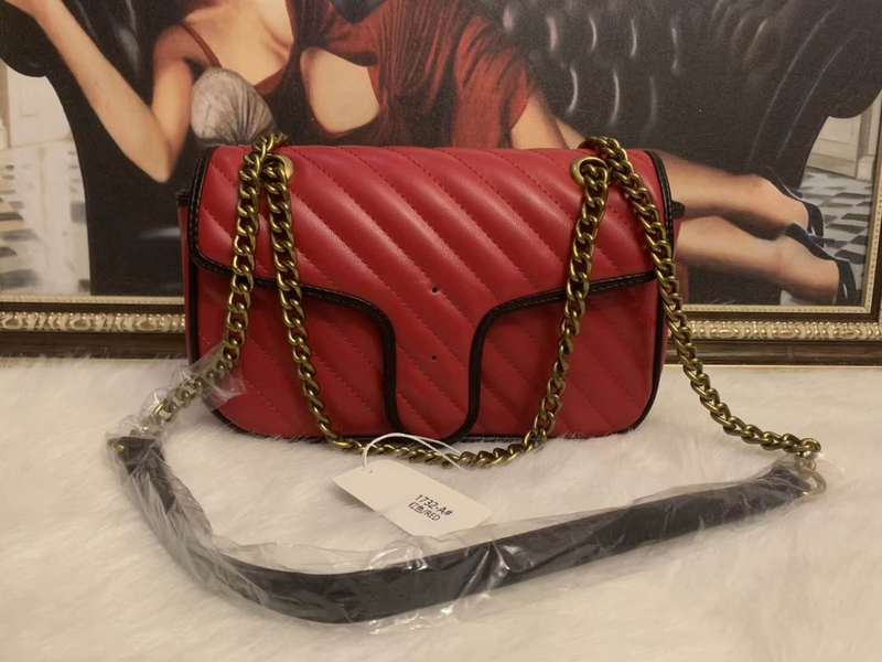 2019 hot fashion women's designer striped Handbag creasing small square bag casual wild chain shoulder bag ladies Messenger bag
2019 hot fashion women's designer striped Handbag creasing small square bag casual wild chain shoulder bag ladies Messenger bag
