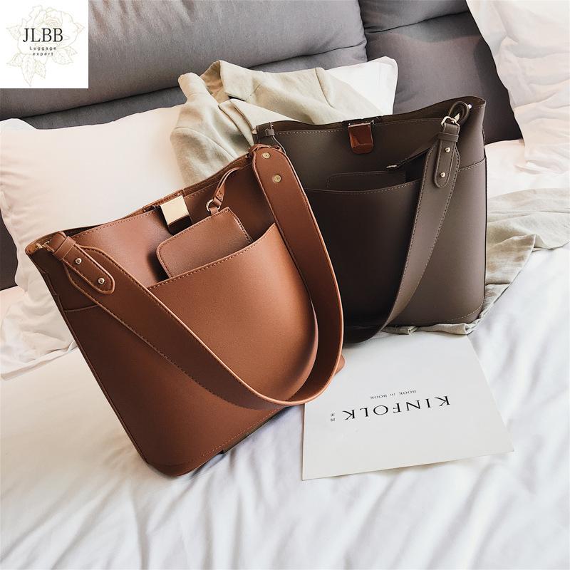 Casual Large Buckets Bag For Women Designer Wide Strap Shoulder Bags Luxury Pu Leather Crossbody Bag Lady Big Totes Female Purse, Black
Casual Large Buckets Bag For Women Designer Wide Strap Shoulder Bags Luxury Pu Leather Crossbody Bag Lady Big Totes Female Purse, Black