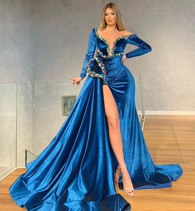 Aso Ebi 2021 Arabic Blue Beaded Crystals Evening Dresses High Split Prom Dresses Velvet Formal Party Second Reception Gowns ZJ477