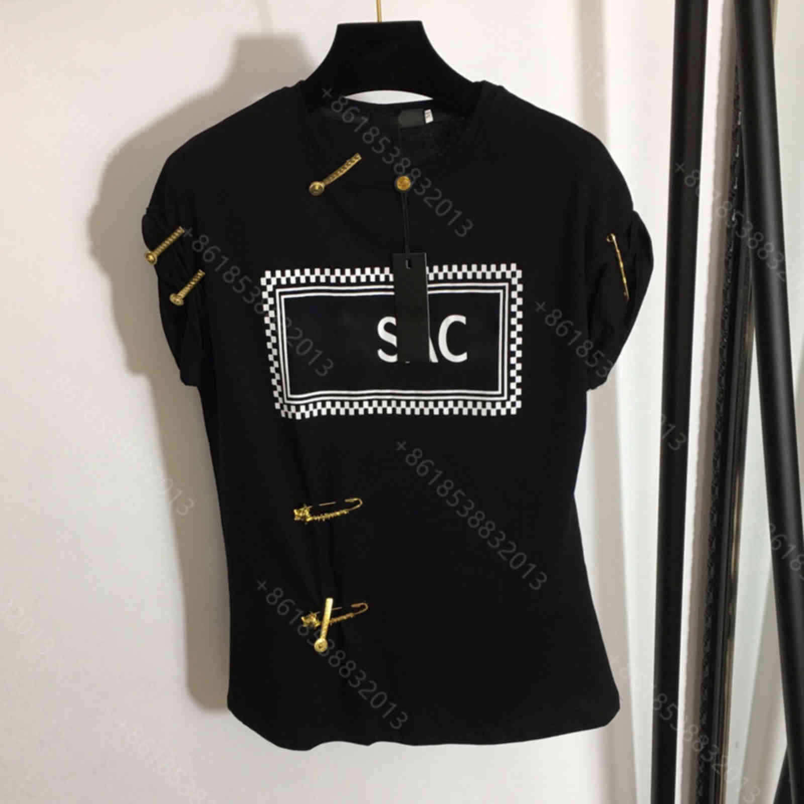 21ss designer clothes women cotton T shirt dress high definition printing simple short sleeve t-shirt graphic pack pullover metal pin decora, White
21ss designer clothes women cotton T shirt dress high definition printing simple short sleeve t-shirt graphic pack pullover metal pin decora, White