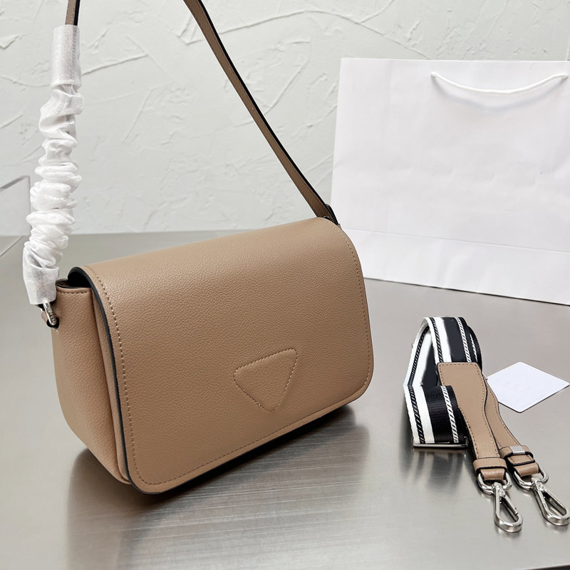 Crossbody Bag Women Handbag Flap Axillary Shoulder Bag Genuine Leather Triangle Sign Plain Wallets High Quality Fashion Handbags Purse, Box
Crossbody Bag Women Handbag Flap Axillary Shoulder Bag Genuine Leather Triangle Sign Plain Wallets High Quality Fashion Handbags Purse, Box