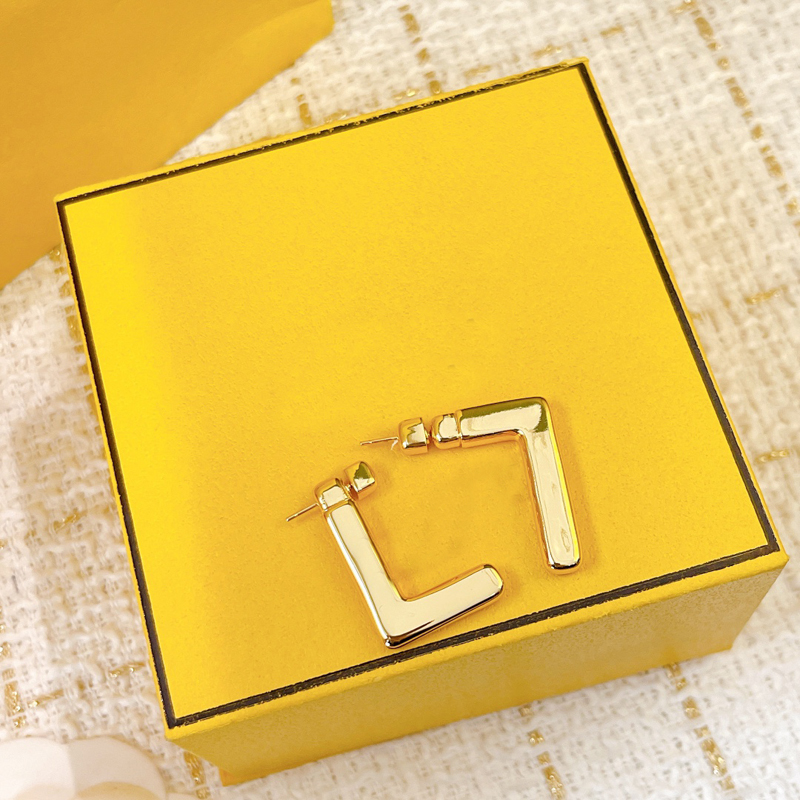2022 Luxury Gold Earrings For Women Designer Hoop Earring Ear Studs Pendants Womens Jewelry Fashion Letter f Earring Wedding Gift Accessory
2022 Luxury Gold Earrings For Women Designer Hoop Earring Ear Studs Pendants Womens Jewelry Fashion Letter f Earring Wedding Gift Accessory