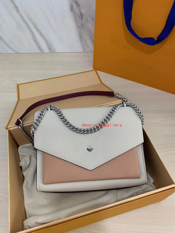 Original High Quality LOCKME leather Bag Women soft calfskin Tote Bags Handbags Purses BB Shoulder Bag EVER Tote Bag wallet with chain strap
Original High Quality LOCKME leather Bag Women soft calfskin Tote Bags Handbags Purses BB Shoulder Bag EVER Tote Bag wallet with chain strap