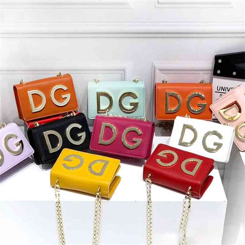Small 2021 spring and summer Korean women's messenger concave convex shape letter small square versatile one shoulder bag women, White
Small 2021 spring and summer Korean women's messenger concave convex shape letter small square versatile one shoulder bag women, White
