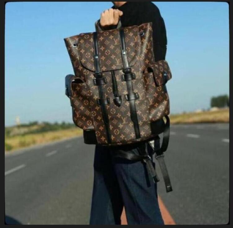 04 LOUIS VITTON LV
high quality CHRISTOPHER Men BACKPACK travel luggage bags tote satchel Designer handbag shoulder bag purse
04 LOUIS VITTON LV
high quality CHRISTOPHER Men BACKPACK travel luggage bags tote satchel Designer handbag shoulder bag purse