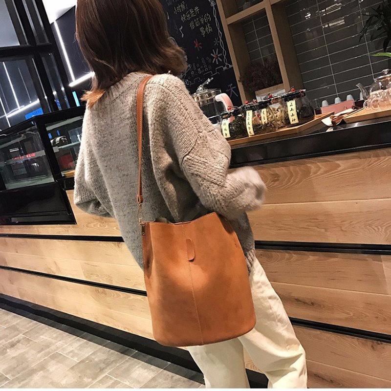 Ladies Bucket Bags 2021 New Trendy Korean Fashion Casual All-match Large Capacity Wide Shoulder Strap Shoulder Messenger Bag, Black
Ladies Bucket Bags 2021 New Trendy Korean Fashion Casual All-match Large Capacity Wide Shoulder Strap Shoulder Messenger Bag, Black