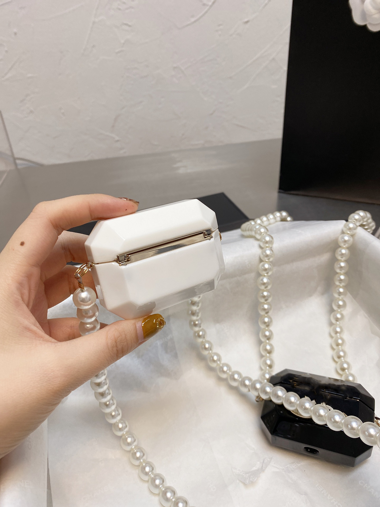2021s Necklace package High Quality pearl Tiny bags Designers acrylic EAR CUP KITS supper mini coin bag Classic women pocket Luxurys Famous purse wallets UPS Fedex, Black
2021s Necklace package High Quality pearl Tiny bags Designers acrylic EAR CUP KITS supper mini coin bag Classic women pocket Luxurys Famous purse wallets UPS Fedex, Black