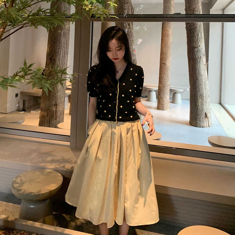KUSAHIKI Spring Summer Knitted Cardigan Korean 3D Dot Puff Short Sleeve Knitted Tops Elegant Korean V-neck Knitwear 6G326 210918