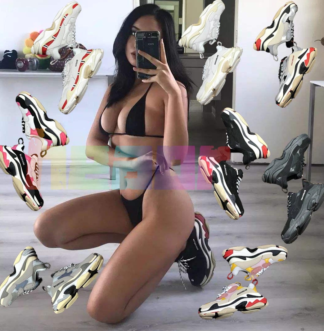 17FW Triple S Retro Sneaker Mens Fashion Vintage Kanye West Old Grandpa Trainers Designer Mens Womens Casual Shoes
17FW Triple S Retro Sneaker Mens Fashion Vintage Kanye West Old Grandpa Trainers Designer Mens Womens Casual Shoes