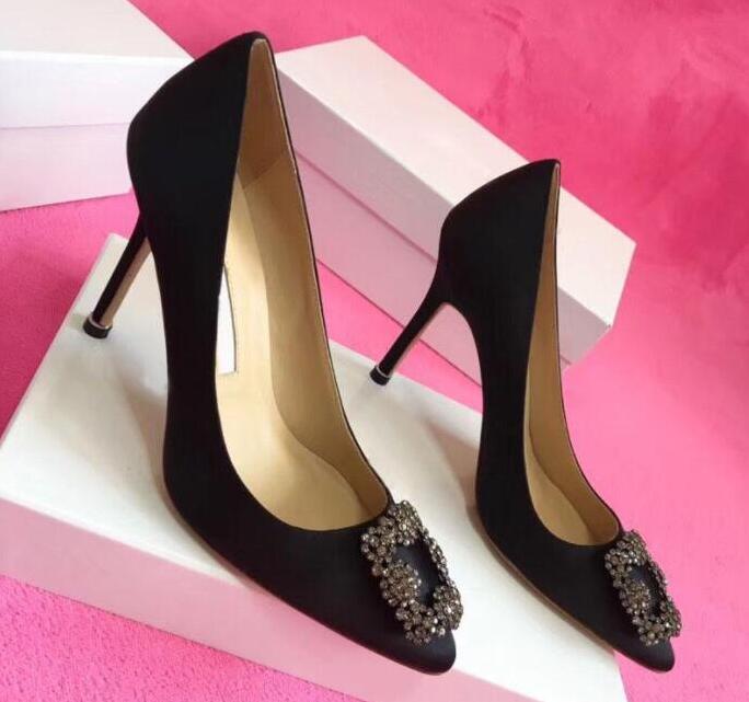 Luxurys Designers Shoes Sandal Rhinestone Square women high heels Brand Pumps party wedding bride ladies sandals fashionable sexy dress pointed leather sequins
Luxurys Designers Shoes Sandal Rhinestone Square women high heels Brand Pumps party wedding bride ladies sandals fashionable sexy dress pointed leather sequins