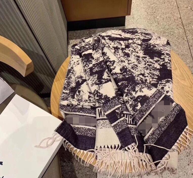 2021 New Fashion Classic Design cashmere scarf For Men and Women Winter cashmere scarfs Big Letter pattern cashmere Pashminas Shawls scarves, Blue;gray
2021 New Fashion Classic Design cashmere scarf For Men and Women Winter cashmere scarfs Big Letter pattern cashmere Pashminas Shawls scarves, Blue;gray